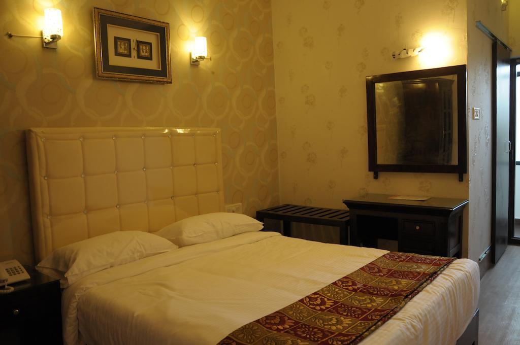 Hotel Executive Inn Vijayawāda Екстериор снимка
