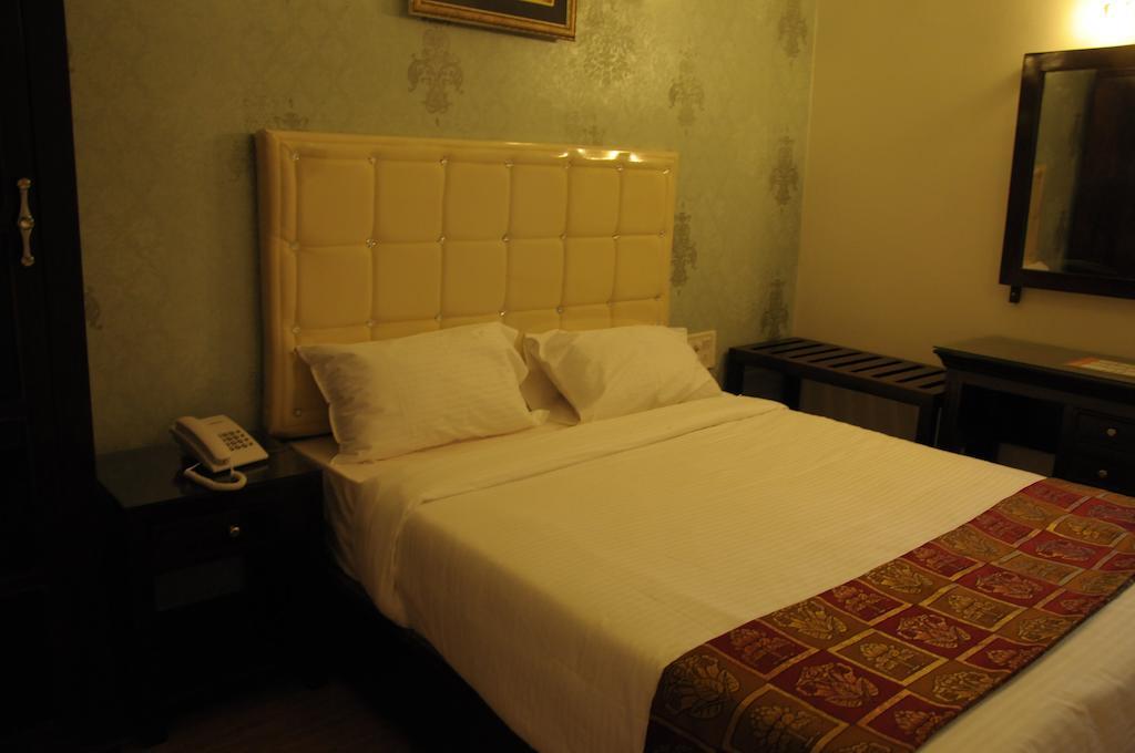 Hotel Executive Inn Vijayawāda Стая снимка