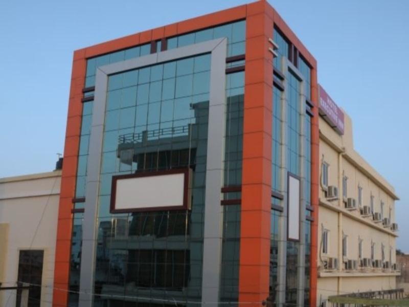 Hotel Executive Inn Vijayawāda Екстериор снимка