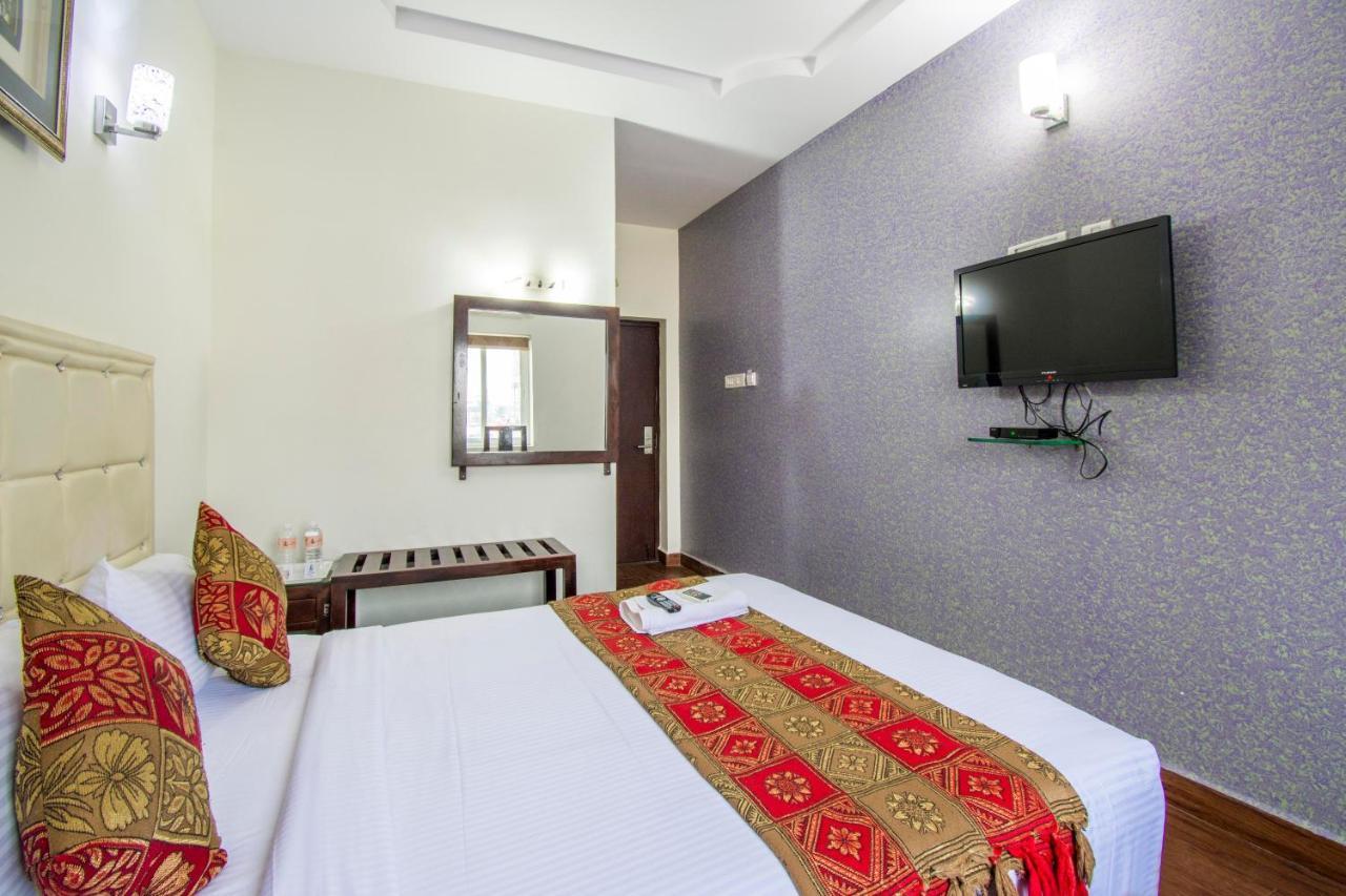 Hotel Executive Inn Vijayawāda Екстериор снимка